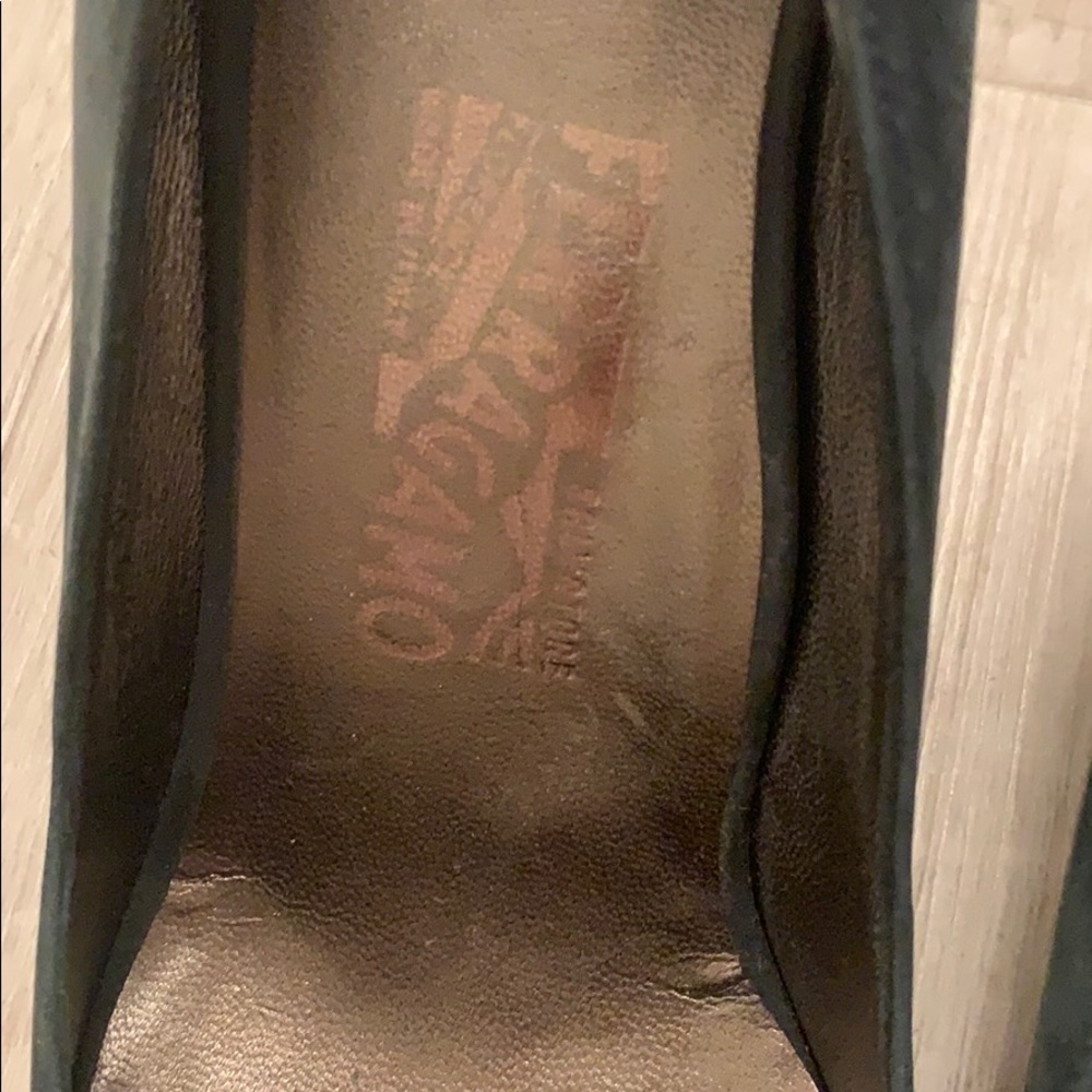 Shoes - Picture 2 of 7